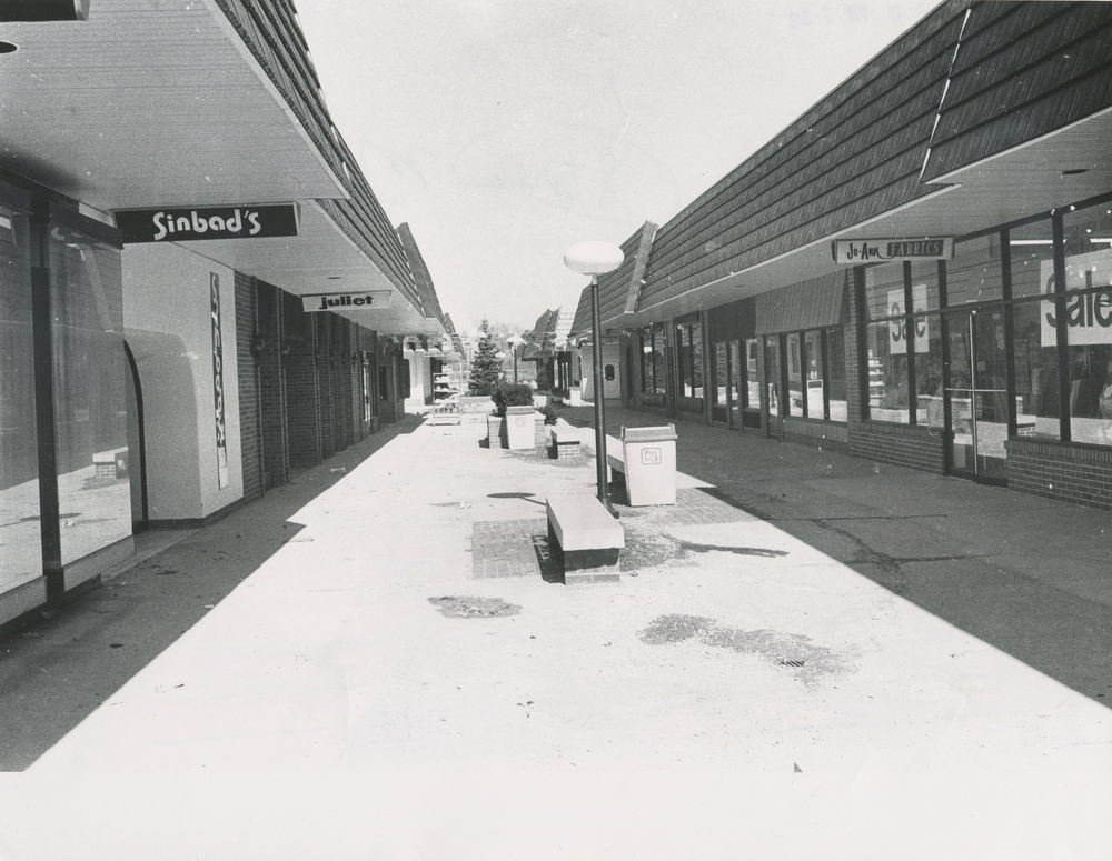 Pine Lake Mall (Crosswinds Shopping Mall) - 1977 Photo From Detroit New (newer photo)